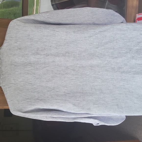 CHICO'S DESIGN Women's Natural Linen Button Up Shirt Size 1 equal to a big med - Picture 7 of 8